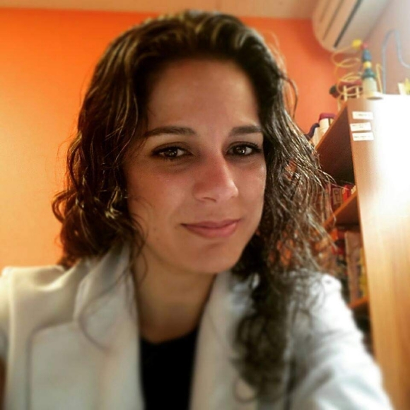 Meet your Posher, Laura - Picture 2 of 2